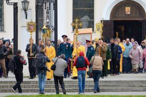 2 октября открытие памятника кн Владимиру в Троицком сквере