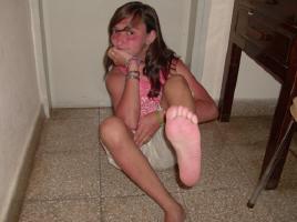teen girl MARIA (feet and barefoot)